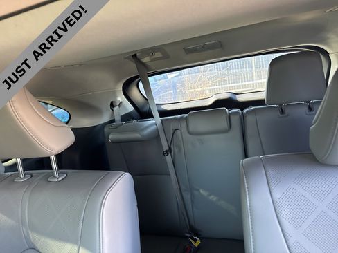 Used 2021 Toyota Highlander Platinum image 19