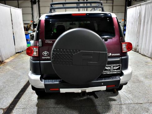 Used 2007 Toyota FJ Cruiser 2WD image 5
