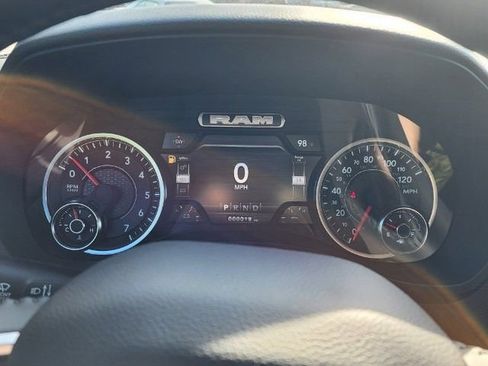 Used 2024 RAM 1500 Big Horn AWD/4WD image 31