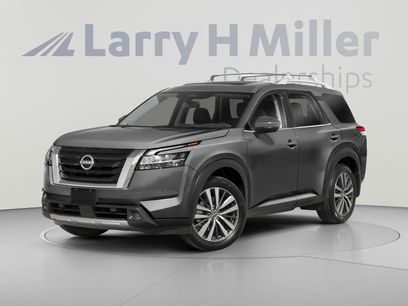 Used 2023 Nissan Pathfinder Platinum w/ Cargo Package