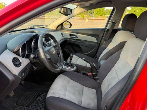 Used 2014 Chevrolet Cruze LS FWD image 5