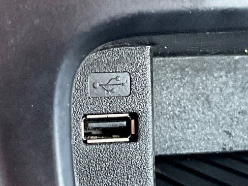 Used 2015 Ford Focus SE FWD image 21