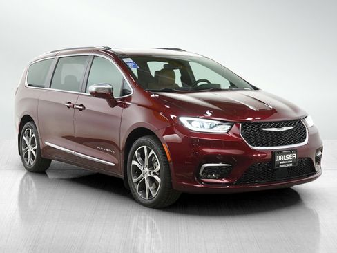 Used 2021 Chrysler Pacifica Pinnacle image 7
