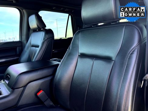 Used 2021 Ford Expedition XLT image 13