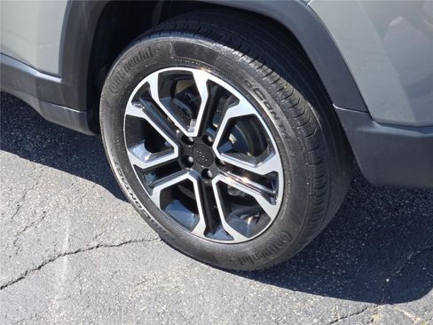 Certified 2022 Jeep Compass Limited AWD/4WD image 17