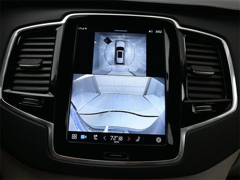 Used 2024 Volvo XC90 T8 Ultimate w/ Lounge Package image 22