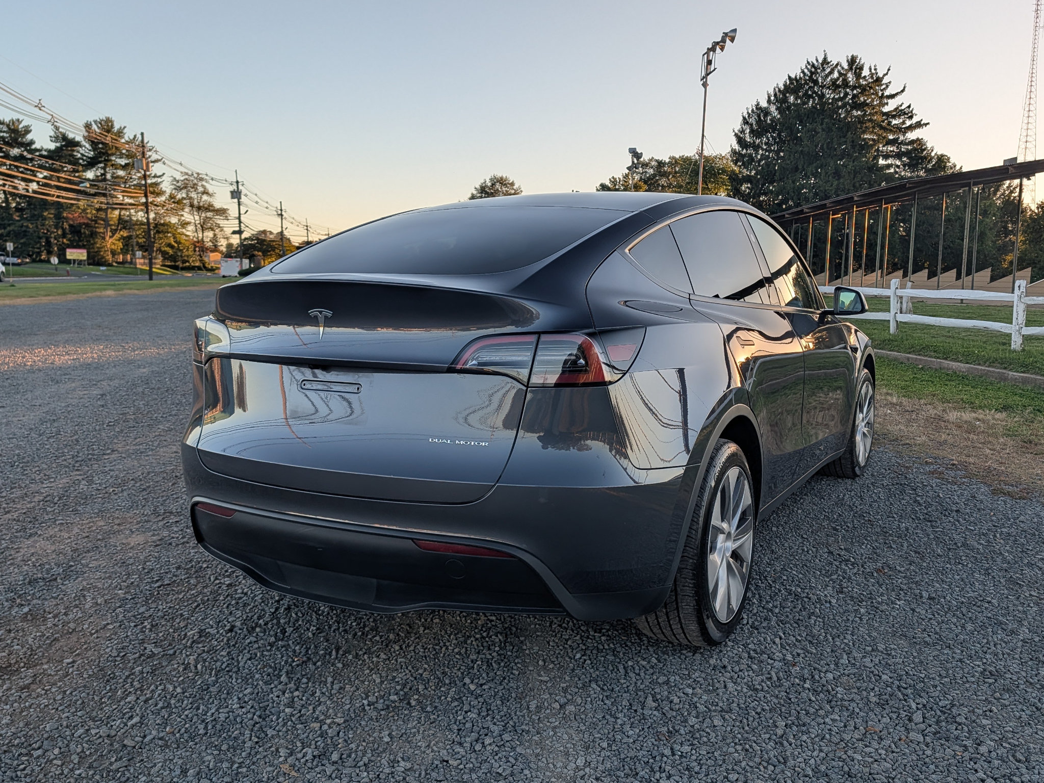 Used 2023 Tesla Model Y Long Range AWD/4WD image 5