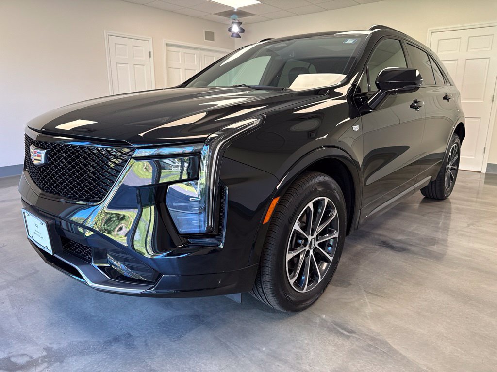 Certified 2024 Cadillac XT4 Sport w/ Cold Weather Package AWD/4WD image 4
