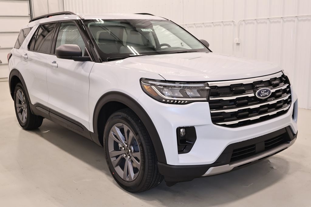 New 2026 Ford Explorer Active w/ Active Comfort Package AWD/4WD image 3