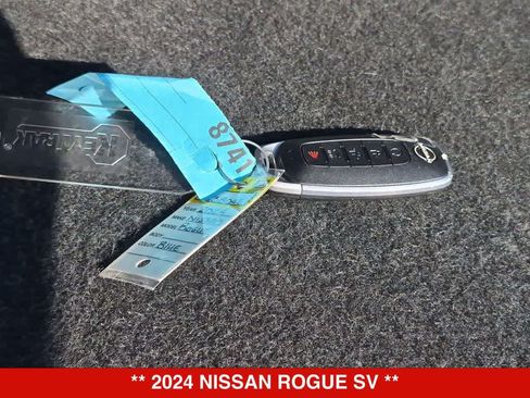 Used 2024 Nissan Rogue SV AWD/4WD image 32