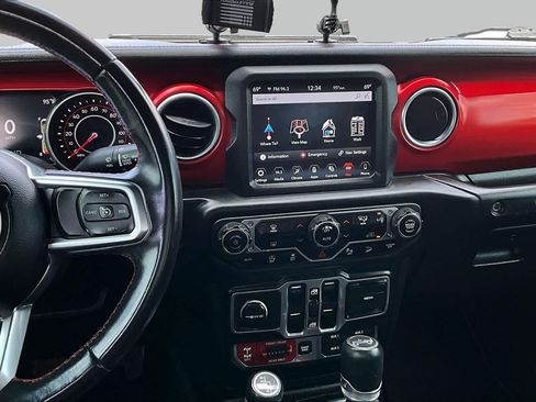 Used 2018 Jeep Wrangler Unlimited Rubicon AWD/4WD image 7