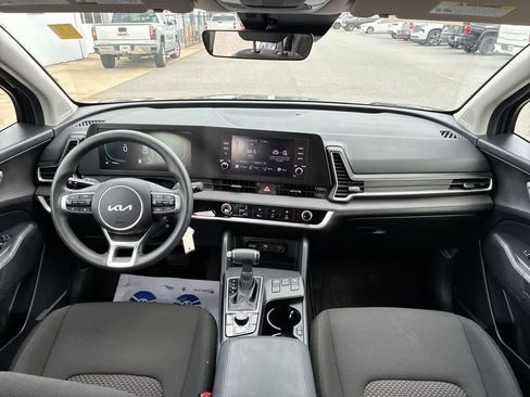 Used 2024 Kia Sportage LX image 15