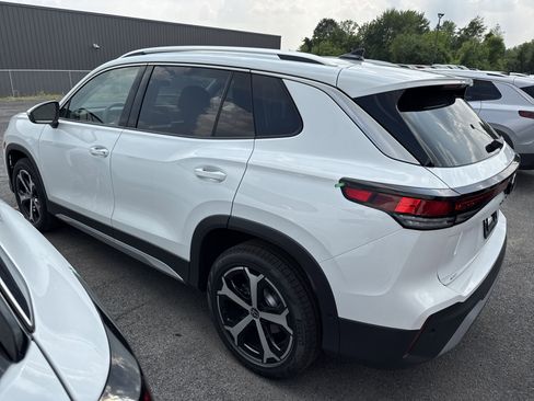 New 2025 Volkswagen Tiguan SE image 5