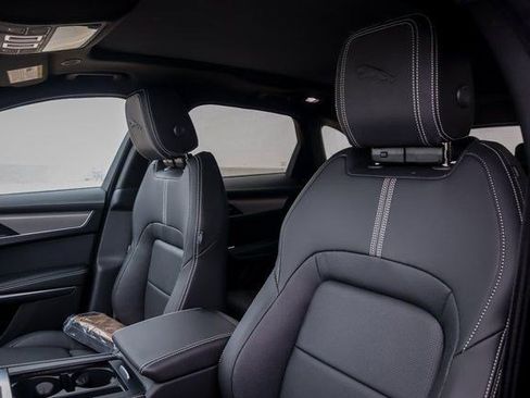 New 2025 Jaguar F-PACE R-Dynamic S image 11