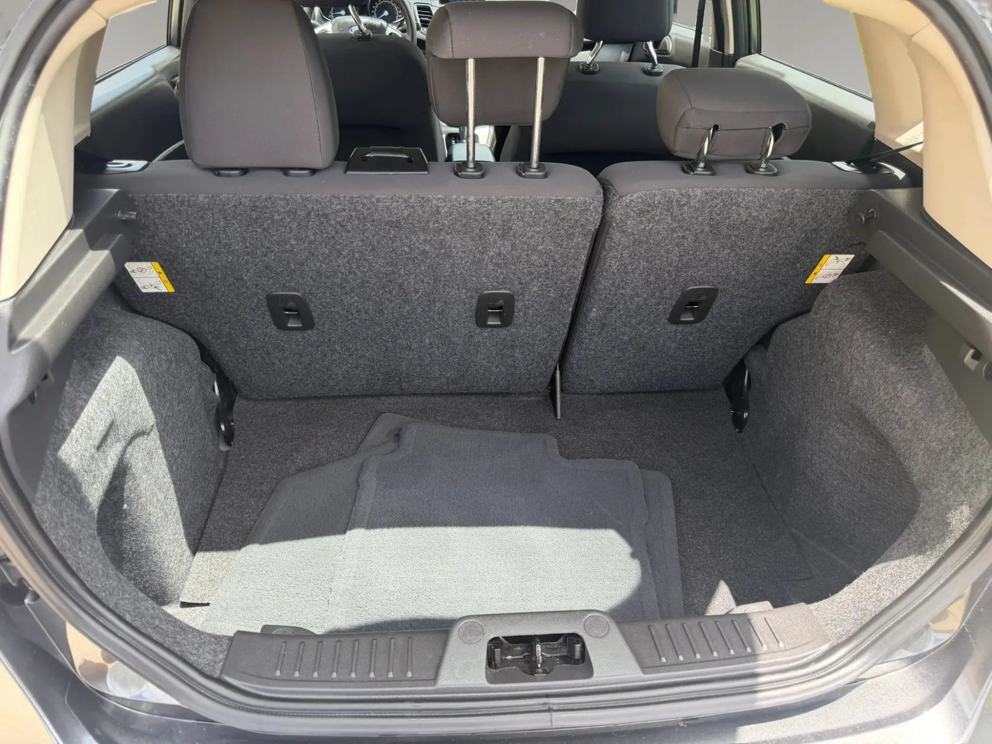 Used 2018 Ford Fiesta SE FWD image 35