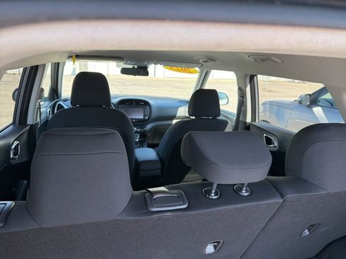 Used 2025 Kia Soul LX w/ LX Technology Package FWD image 42