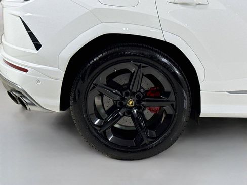 Used 2020 Lamborghini Urus AWD/4WD image 39