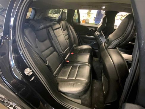 Used 2021 Volvo V60 T5 Cross Country image 17