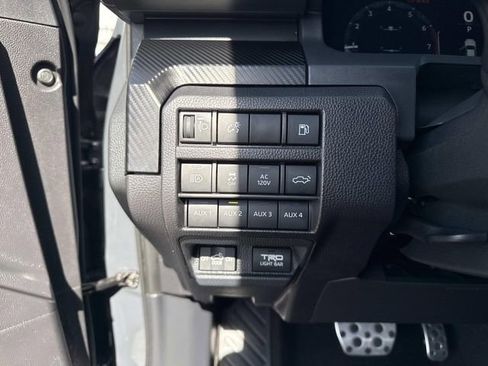 Used 2025 Toyota Tacoma TRD Pro AWD/4WD image 30
