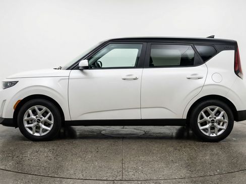 Used 2025 Kia Soul LX w/ LX Technology Package image 5
