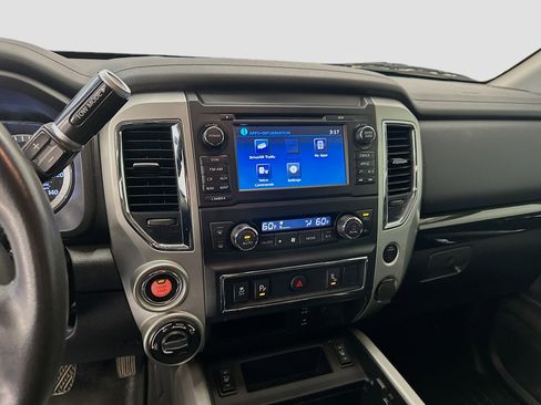 Used 2018 Nissan Titan SV w/ SV Convenience Package AWD/4WD image 26