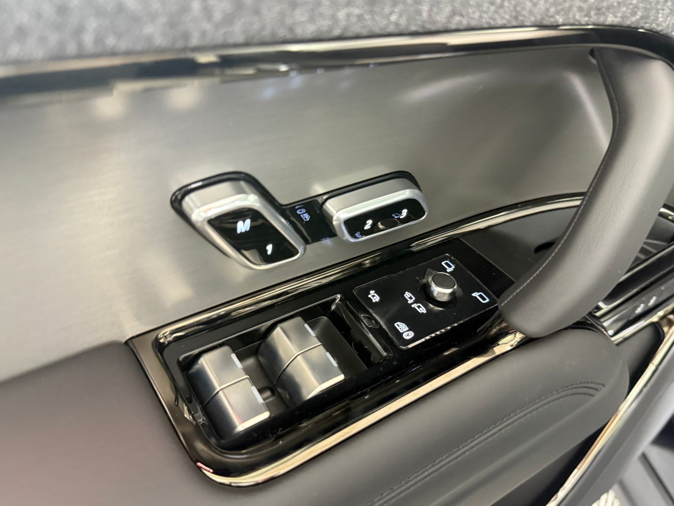 New 2026 Land Rover Range Rover Sport Dynamic SE AWD/4WD image 15