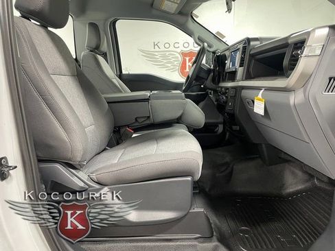 New 2026 Ford F250 XL w/ XL Chrome Package image 20