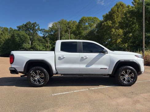 Used 2024 GMC Canyon AT4 w/ Technology Package AWD/4WD image 3