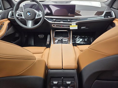 New 2026 BMW X5 xDrive40i w/ M Sport Package AWD/4WD image 13