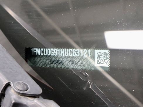 Certified 2017 Ford Escape SE image 34