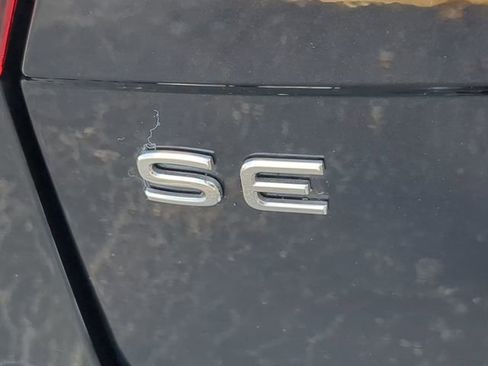 Certified 2023 Volkswagen Tiguan SE image 9