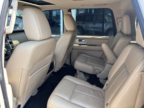 Used 2017 Ford Expedition EL Limited w/ Equipment Group 301A AWD/4WD image 8