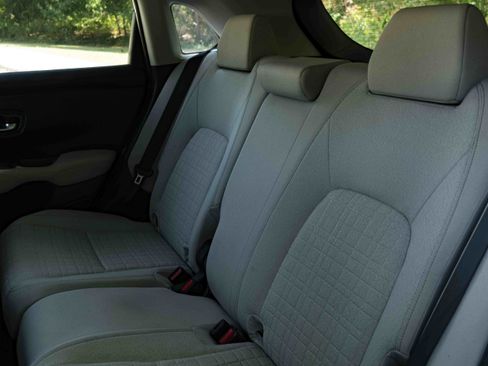Used 2025 Honda HR-V LX image 18