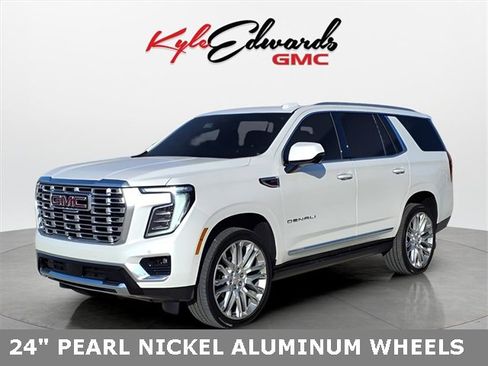 Used 2025 GMC Yukon Denali w/ Sun & Power Step Package image 1