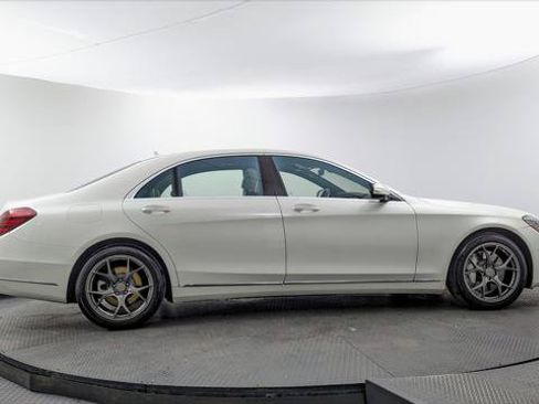 Used 2018 Mercedes-Benz S 560 4MATIC Sedan image 9