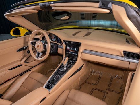 Used 2017 Porsche 911 Targa 4S image 7