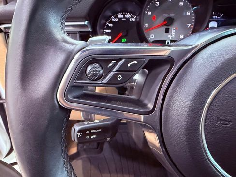 Used 2020 Porsche Macan S image 25