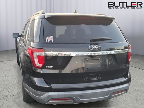 Used 2019 Ford Explorer XLT w/ Equipment Group 202A FWD image 9