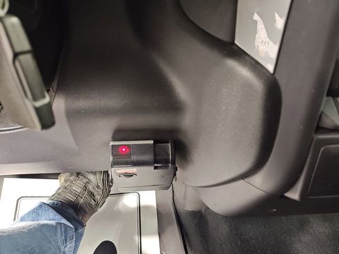 Used 2020 Chevrolet Silverado 1500 Custom w/ Custom Value Package image 27