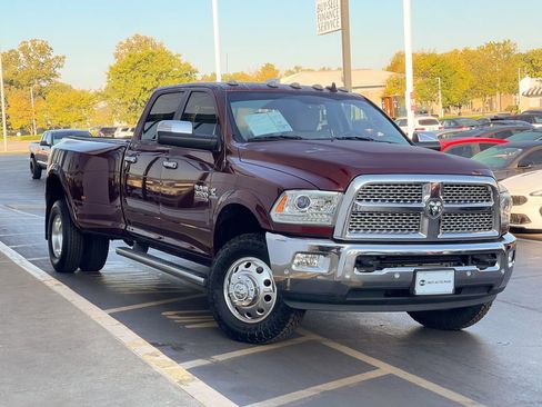 Used 2018 RAM 3500 Laramie image 2