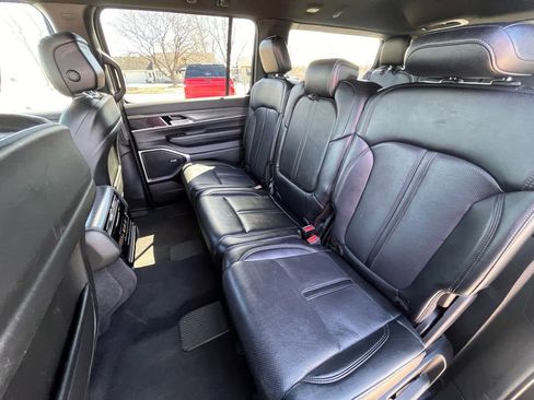 Used 2024 Jeep Wagoneer Series II w/ Flexible Seating Group image 24