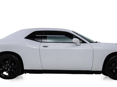Used 2012 Dodge Challenger SXT RWD image 4