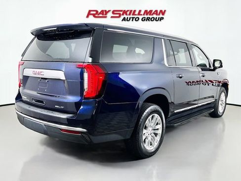 Used 2023 GMC Yukon XL SLT w/ SLT Premium Package AWD/4WD image 7