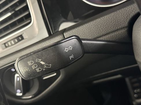 Used 2017 Volkswagen Golf R 4-Door AWD/4WD image 30