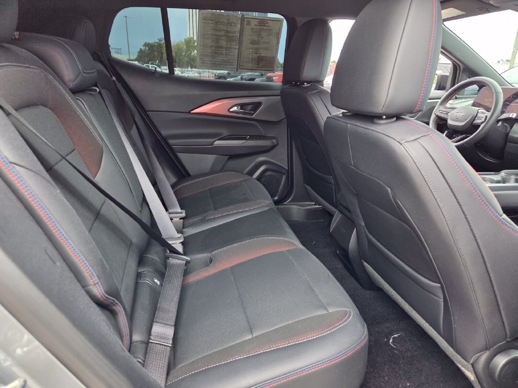 Certified 2025 Chevrolet Equinox EV RS FWD image 26