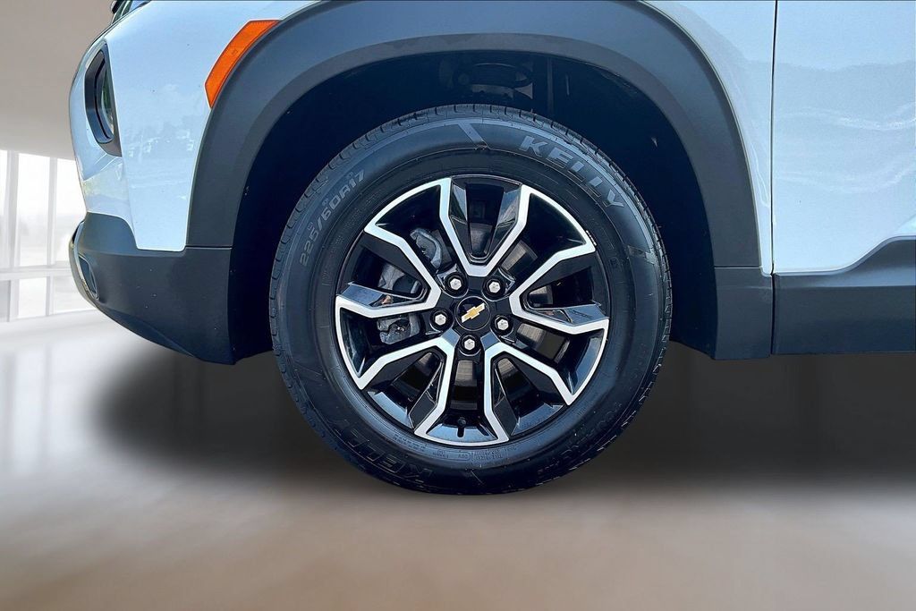 Used 2023 Chevrolet TrailBlazer ACTIV FWD image 30
