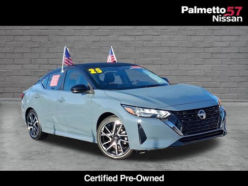 Used 2025 Nissan Sentra SR FWD image 1