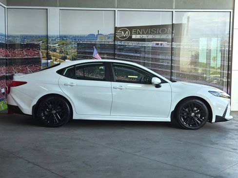 Certified 2025 Toyota Camry SE FWD image 4