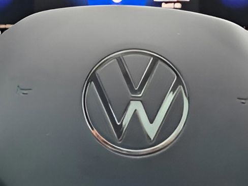 Used 2022 Volkswagen Taos SE FWD image 9