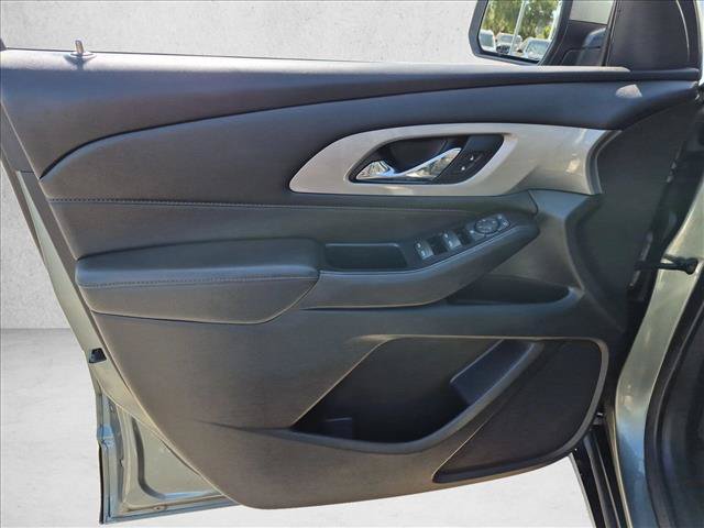 Used 2023 Chevrolet Traverse LT FWD image 11